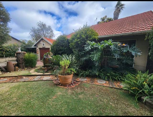 3 BEDROOM HOUSE FOR SALE IN BRACKENHURST
